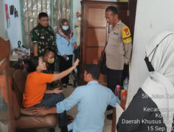 Bhabinkamtibmas Kelurahan Mangga Besar Polsek Metro Tamansari Bersama Tiga Pilar Lakukan Evakuasi ODGJ
