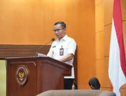 Karo Humas Buka Acara Launching dan Bedah Buku “Politik Pertahanan” Karya Dr. Dahnil Anzar Simanjuntak, S.E., M.E