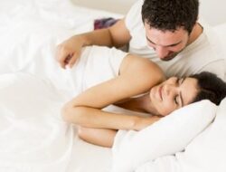 Ini 7 Cara Menaikkan Mood Pasangan Sebelum Bercinta, Suami Wajib Tahu