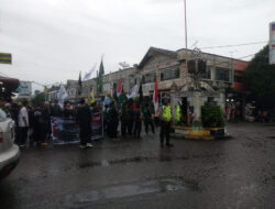 Ribuan Masyarakat Turun Kejalan Ikuti Aksi Damai Bela Palestina