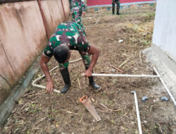 Wujud Keberadaan Satgas di Dunia Pendidikan, Satgas Yonif 122/TS perbaiki Fasilitas kamar mandi Sekolah Negeri Mosso