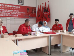 Hidayat Lamakarate Kembalikan Formulir Pendaftaran di PDIP