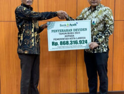 Pj. Walikota Langsa Terima Dividen dari PT Bank Aceh Syariah Cabang Langsa