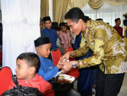 Pemko Langsa Berikan Santunan kepada Puluhan Anak Yatim