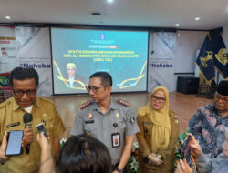 Guru Tua Dapat Pengesahan Kewarganegaraan Indonesia