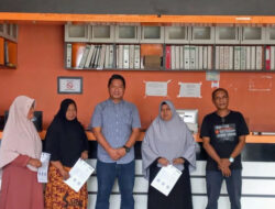 Pj Geuchik Gp.Sungai Pauh Firdaus, Sudirman Serahkan Undangan Bantuan CBP