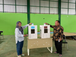 Madri Pani Tunaikan Hak Pilih di Kampung Gurimbang: Momen Penuh Harapan untuk Berau yang Sejahtera