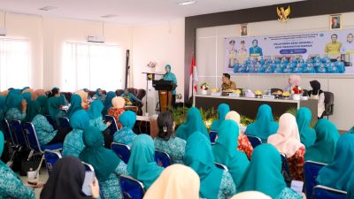 Dorong Kemandirian Ekonomi Perempun, Sry Nirwanti Bahasoan Buka Pelatihan Seni Merias dan Merangkai Bunga