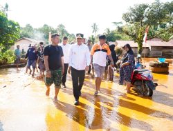 Tinjau Banjir Bandang di Desa Malino, Gubernur Anwar Hafid Tegas Hentikan Aktivitas Tambang