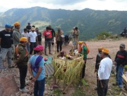 Lembaga Adat Poboya Lakukan Ritual Adat Bentuk Permohonan Rezeki di Lahan Kijang 30 WPR Poboya