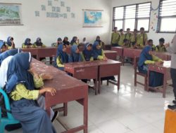 Satgas Madago Raya Intensif Beri Edukasi Positif ke Pelajar SMP di Poso Pesisir