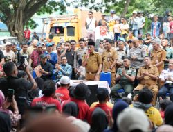 Dihadapan Warga dan Buruh Pelabuhan Pantoloan, Gubernur Tegaskan Tak Ada Pemindahan Tanpa Solusi