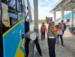 Dirlantas Polda Sulteng Pimpin Ramp Check Kendaraan Angkutan Umum di Terminal Mamboro