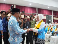 Gubernur Anwar Hafid Lepas 1.751 Jemaah Haji Sulteng, Titip Pesan Jaga Niat dan Kesehatan