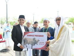 Gubernur Anwar Hafid Serahkan 127 Ekor hewan Kurban kepada Pengurus Mesjid Baitul Khairaat Palu